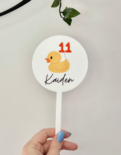 Tortenaufsatz, Ente, Name und Alter, personalisierter Tortenaufsatz, Geburtstagstorte, Partytorte, Tortenaufsatz, Geburtstagsdeko, Geburtstagsschild, Tortenaufsatz