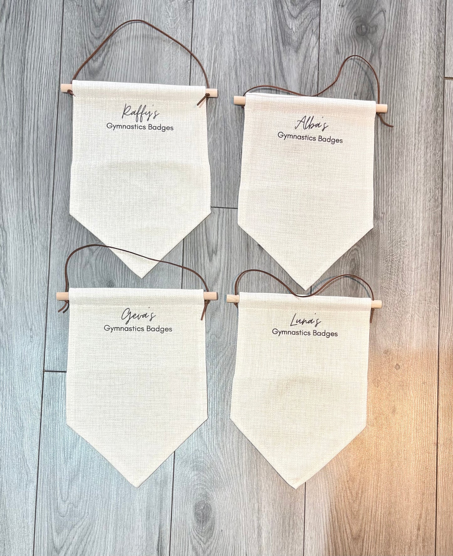 Wimpel zum Aufhängen an der Wand mit Regenbogen und Namen, Kindertür, Wandschild, Raumdekor, Kinderzimmer, Spielzimmer, Kinderzimmer, Kinder, Schlafzimmerschild